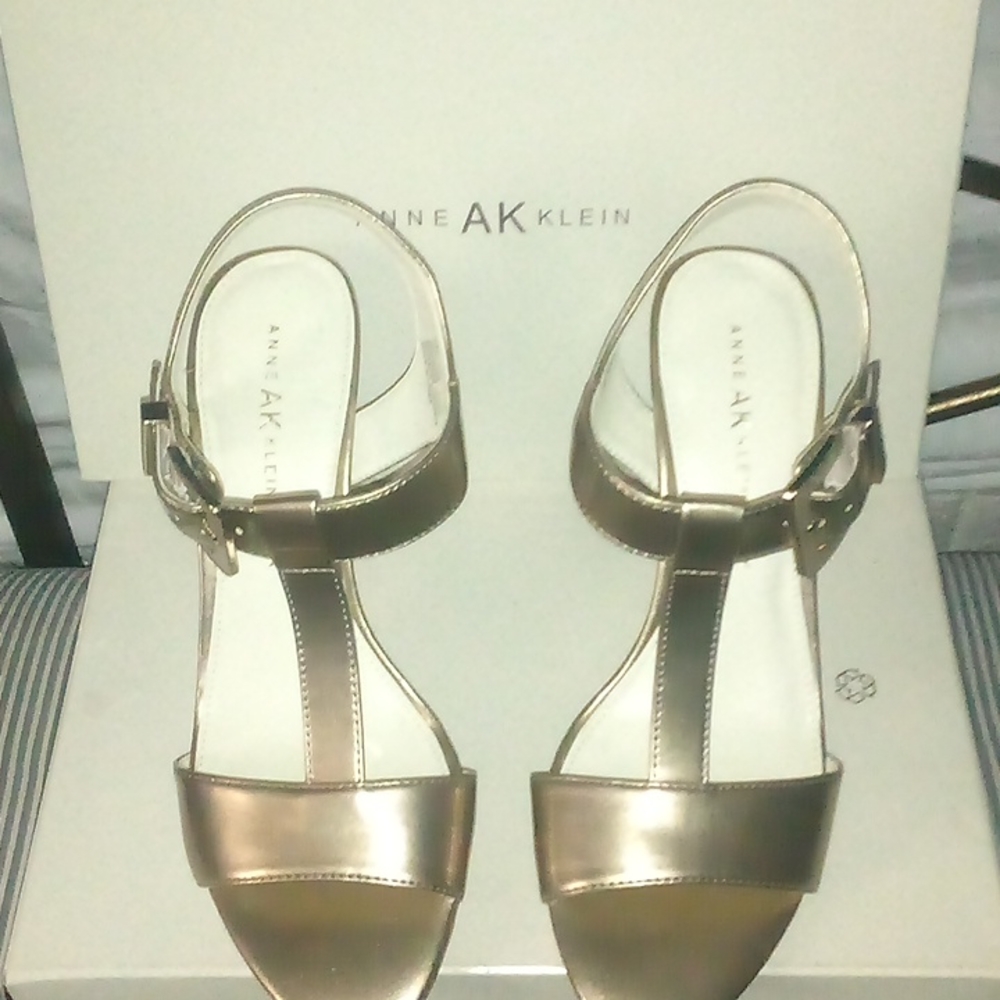 Anne Klein Brand New in Box Gold Size8M
